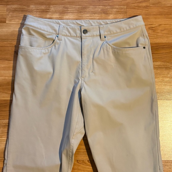Lululemon ABC Pants Men's Size 32 Beige Khaki Tan Athleisure Stretch Comfort - Picture 2 of 8